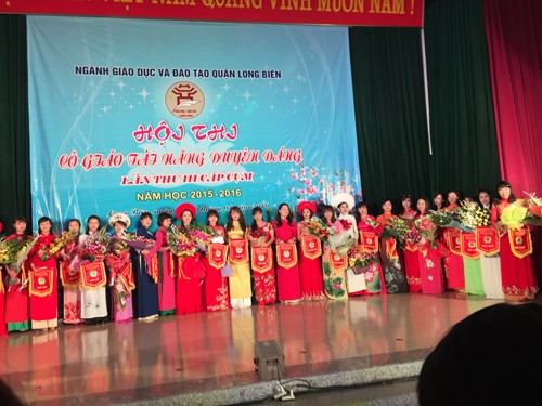 Tiểu học Ái Mộ A với Hội thi  Cô giáo tài năng duyên dáng  cấp cụm
